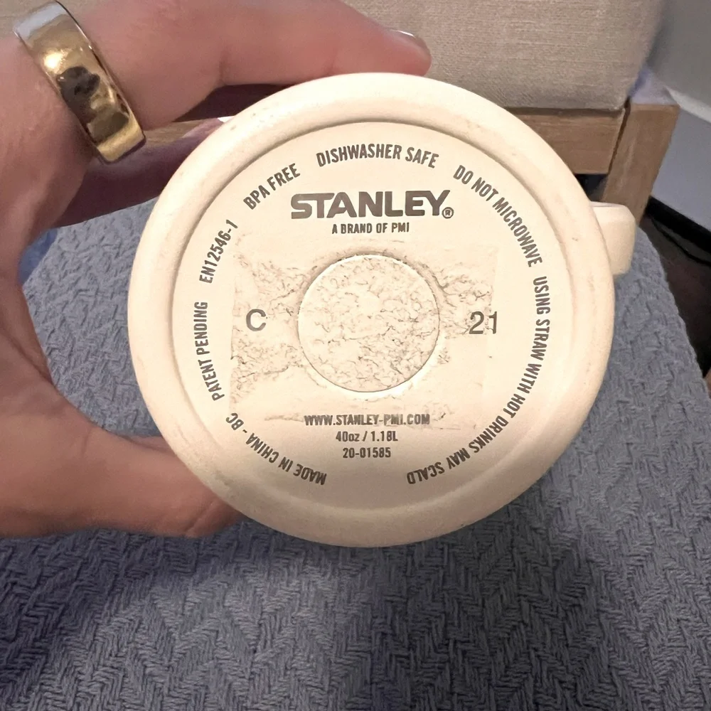 Stanley Adventure Quencher Travel Tumbler | 40 OZ - Picture 4 of 6